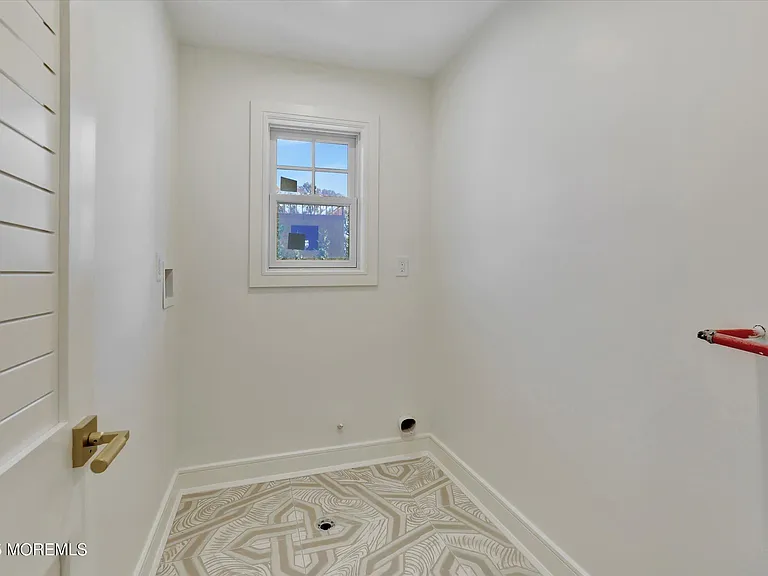 243 Woodcrest Rd — Photo 32