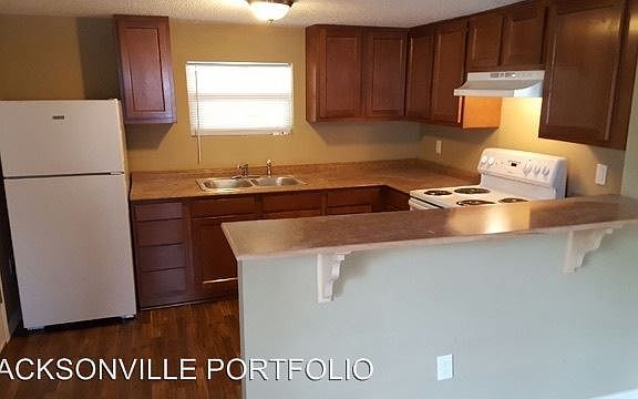 3rd image of 5626 Akra Ave