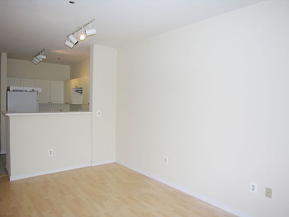 4th image of 1625 International Dr Unit 213