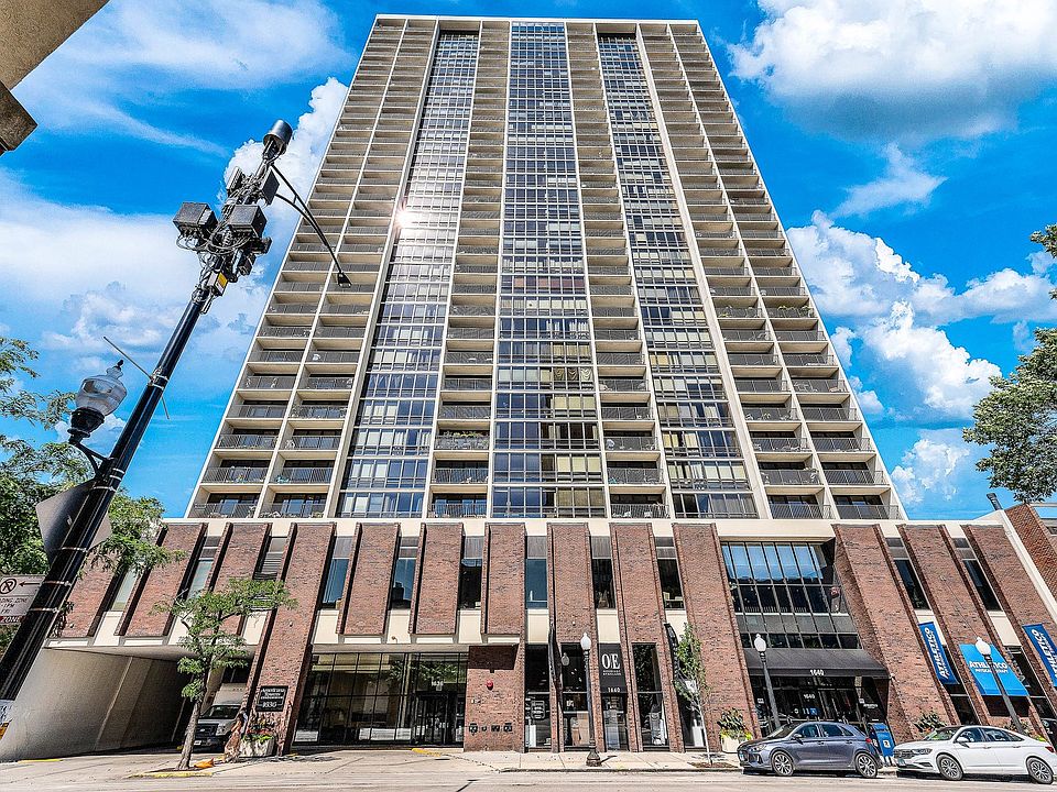 1st image of 1636 N Wells St APT 1914