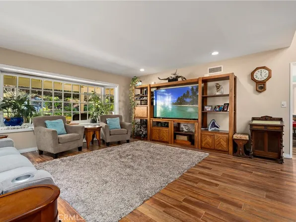 1874 Parkcrest Dr, Costa Mesa, CA 92627