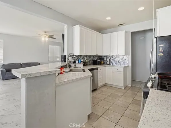 11758 Galewood St, Adelanto, CA 92301