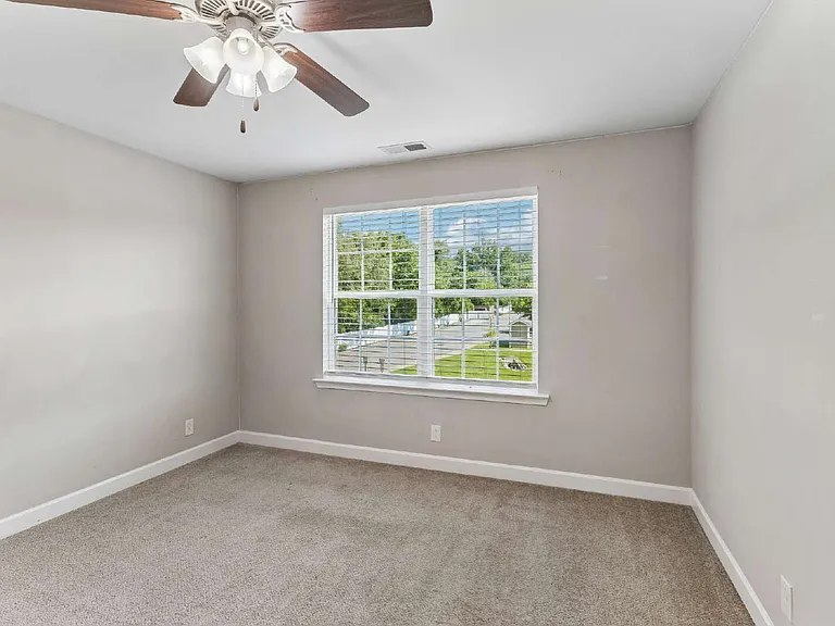 248 Rowlette Cir — Photo 13