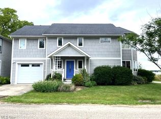 5371 Lake Shore Dr NE, Thornville, OH