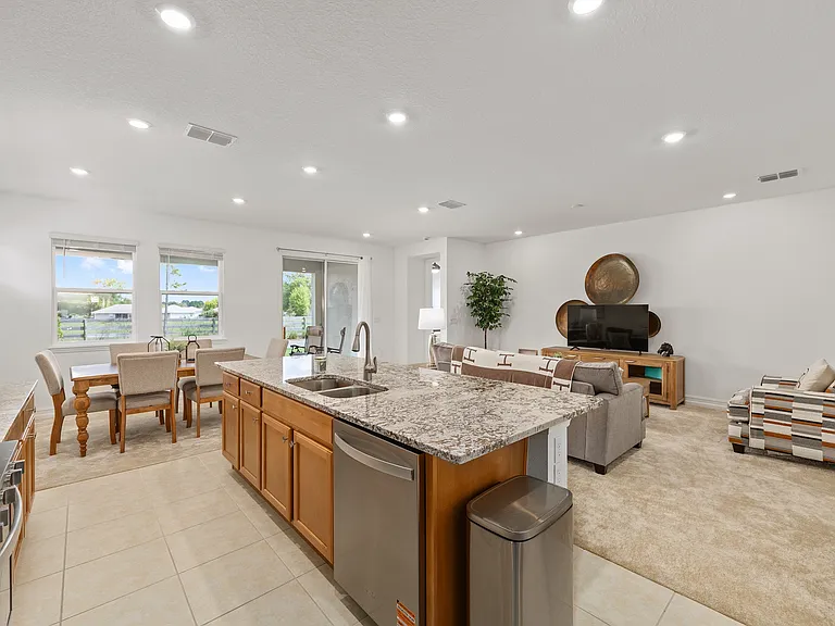 3335 NW 52nd Avenue Rd — Photo 15