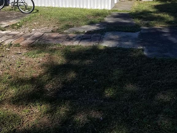 3rd image of 1149 Bender Ave