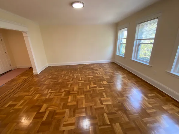 98 Toxteth St APT 3, Brookline, MA 02446