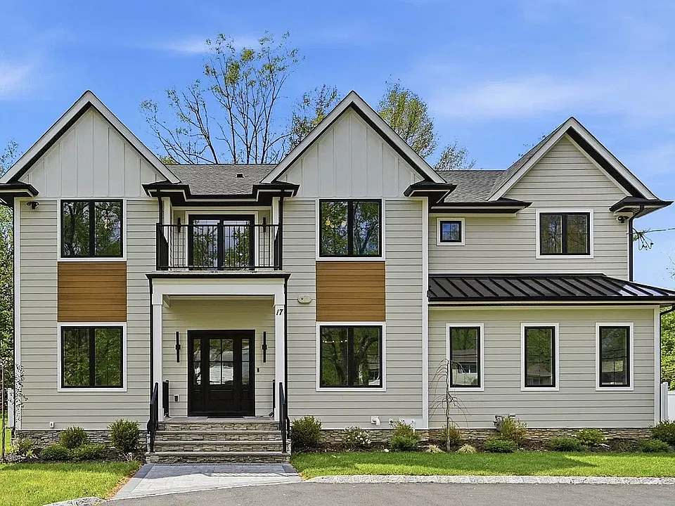 17 Arlington Dr