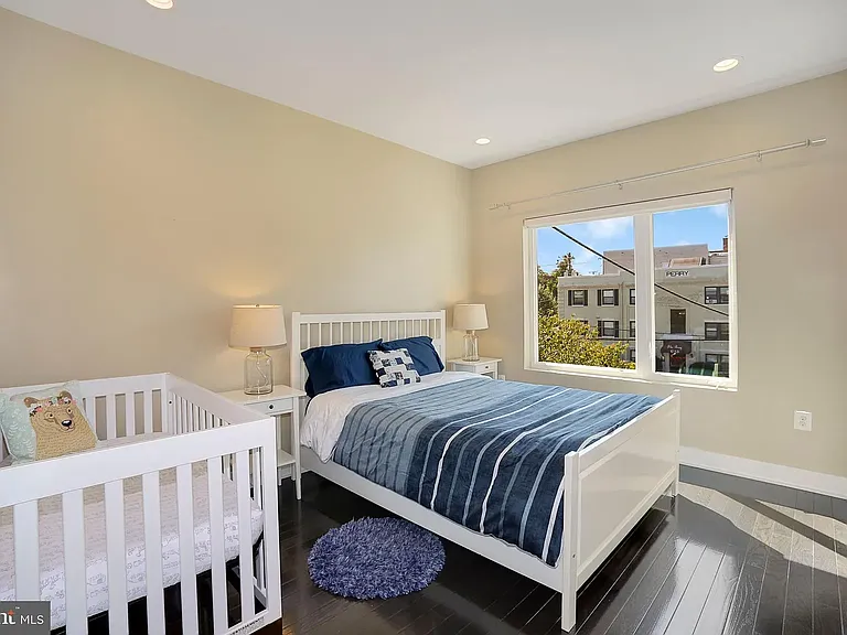 1030 Perry St NE — Photo 19