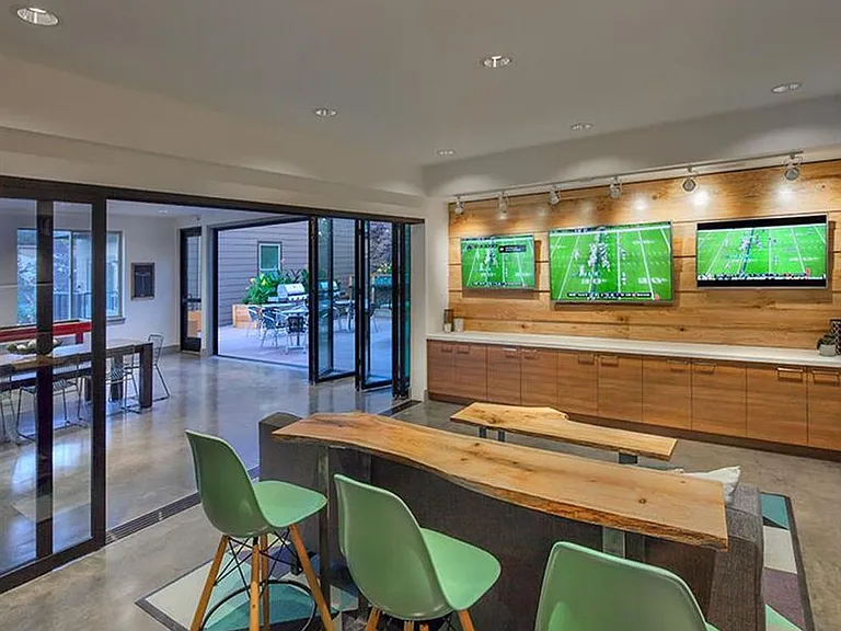 Six Oaks — Photo 62