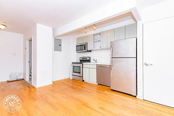 Rented by MySpaceNYC | media 14