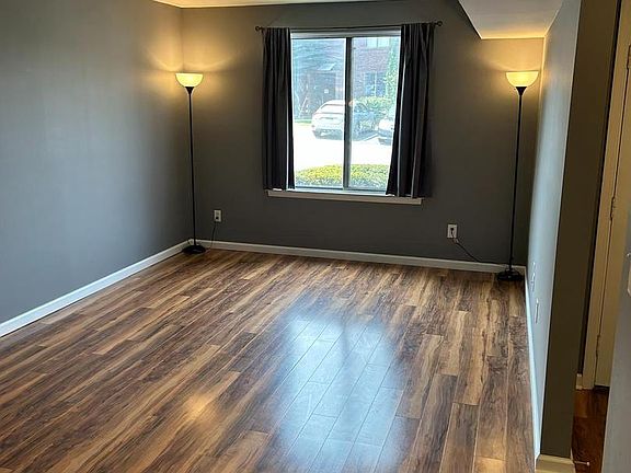 3rd image of 3 Willow Way #1