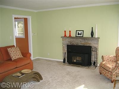 2nd image of 2324 Sinclair Ave NE