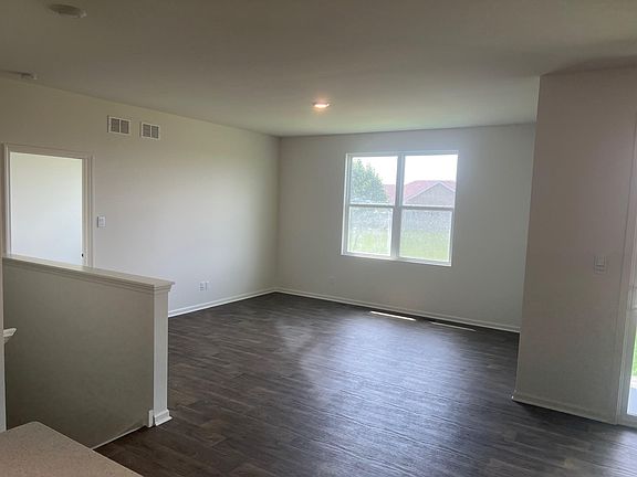 5th image of 10330 Privet Dr #X