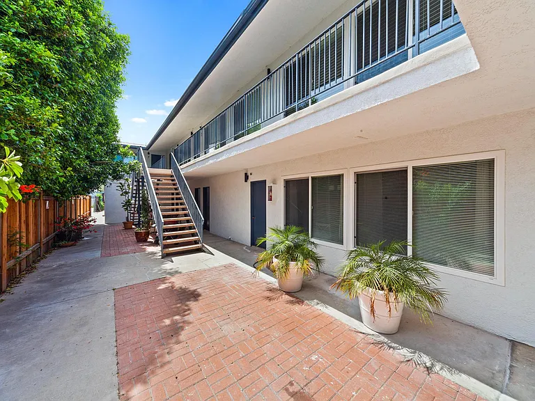 669 Stanley Ave #5 — Photo 4