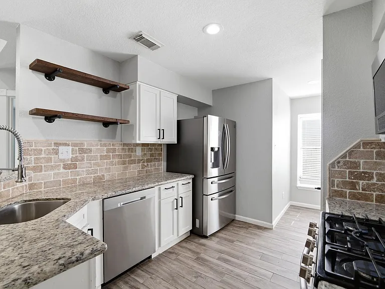 1805 Whitebriar Dr — Photo 8