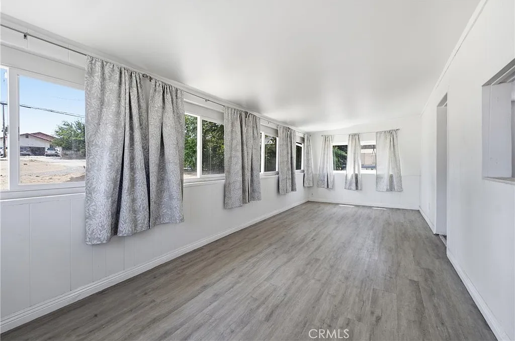 2 bed, 1.0 bath, 858 sqft, $2,500 — Photo 4