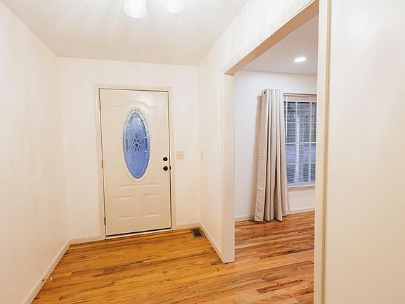 4th image of 298 Pine Cone Ln