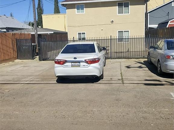 3rd image of 3520 Y St APT 1