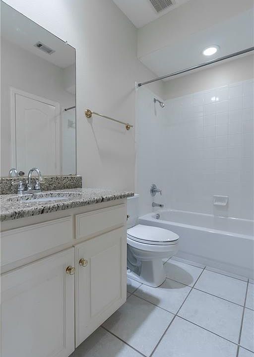 1st image of 605 Castle Creek Dr