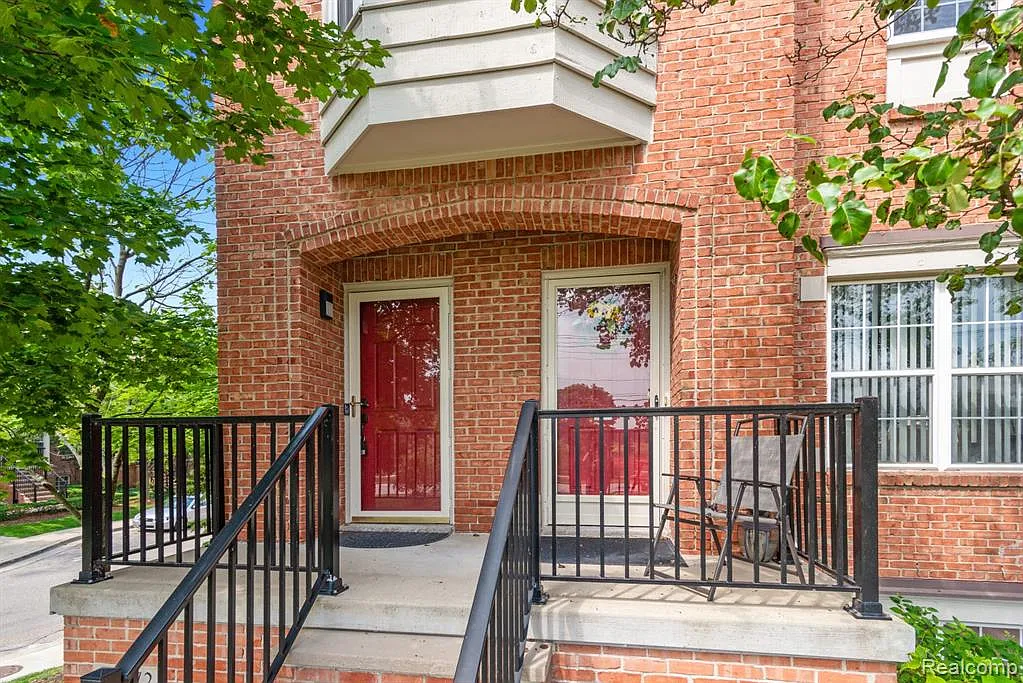 2 bed, 2.5 bath, 1789 sqft, $2,600 — Photo 3