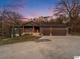 21924 Mayberry Cir, Elkhorn, NE 68022