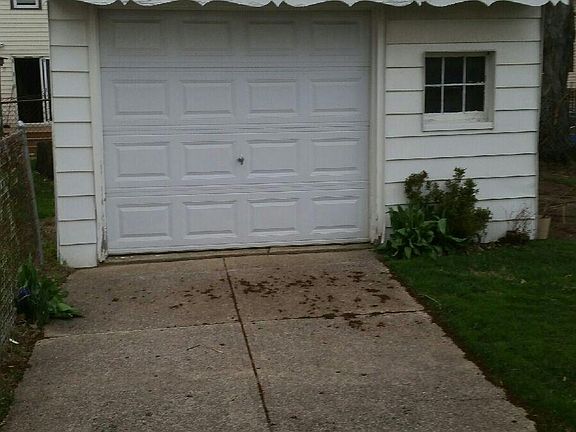 3rd image of 1614 Denley Ave