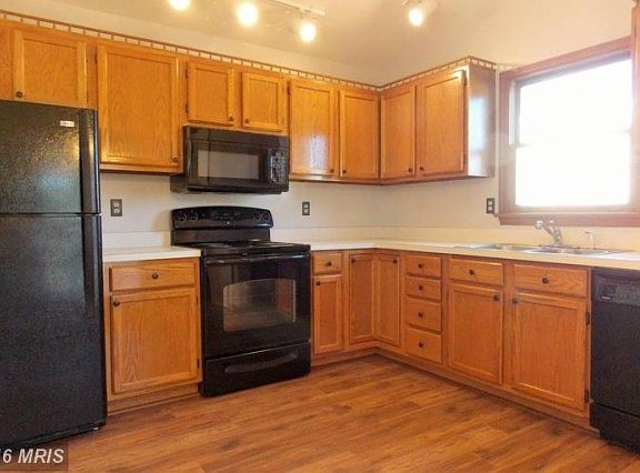 5th image of 5074 Blarney St