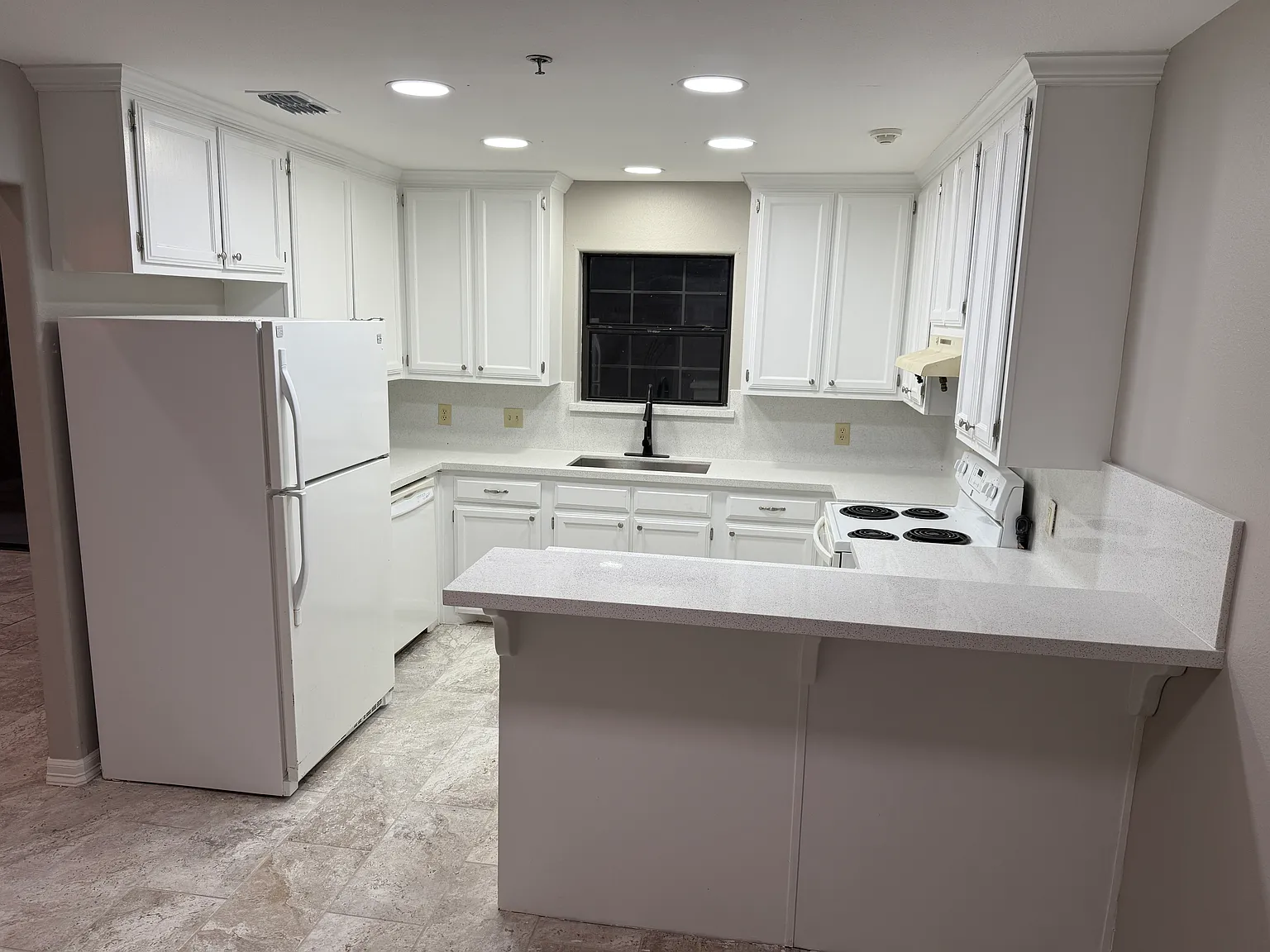 2501 Blue Ridge Dr — Photo 2