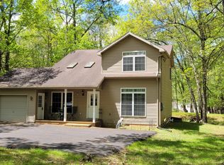 25 Byron Ln, Albrightsville, PA 18210
