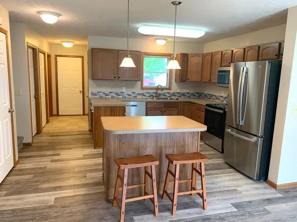 3611 McLaughlin Dr, Lincoln, NE 68516