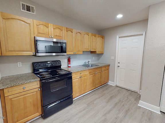 4th image of 3049 DIGNAN Street