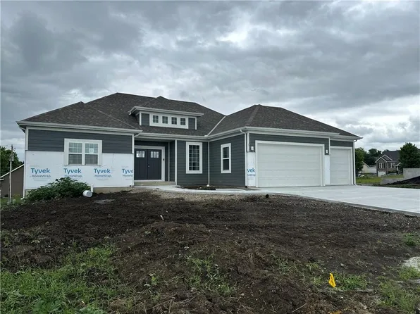1167 W Edwards St, Maryville, MO 64468