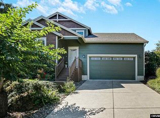 209 Sweden Cir, Silverton, OR 97381