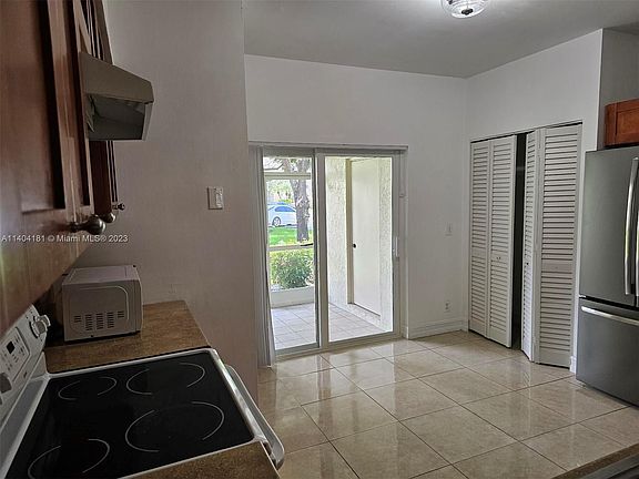 3rd image of 76 Whitehead Cir #76