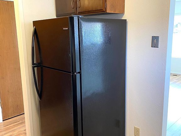 5th image of 495 S 300 E