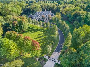 8 Saville Row, Barrington Hills, IL 60010