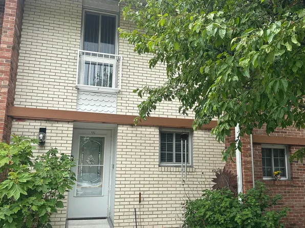 103 Birch Tree Ln, Michigan City, IN 46360