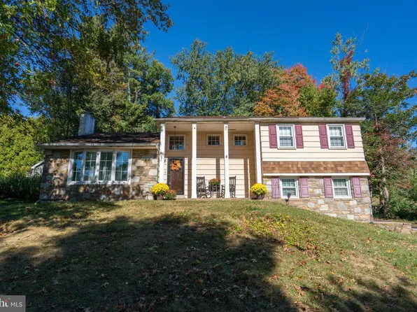 261 Fairhill Dr, Churchville, PA 18966