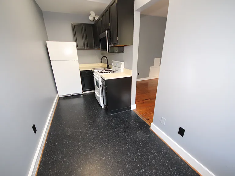 19 E Centre St #5 — Photo 9