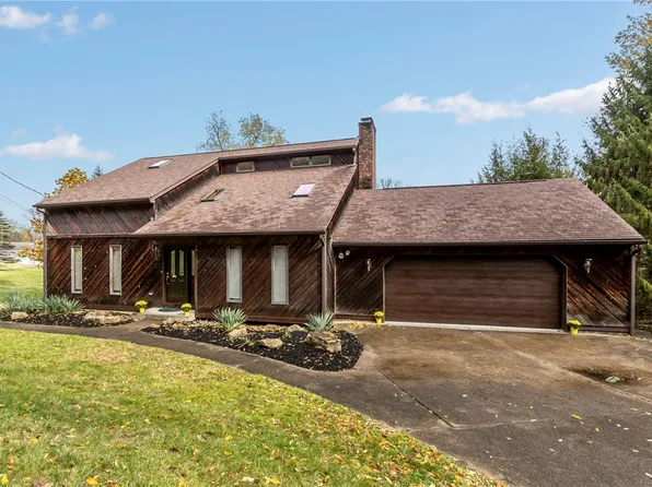 226 Chubbic Rd N, Canonsburg, PA 15317