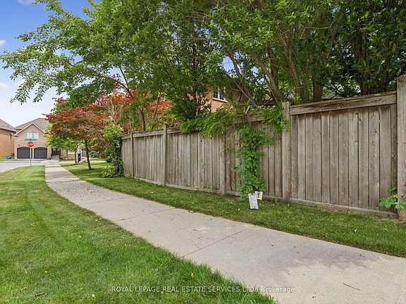 4th image of 372 Creek Path Ave