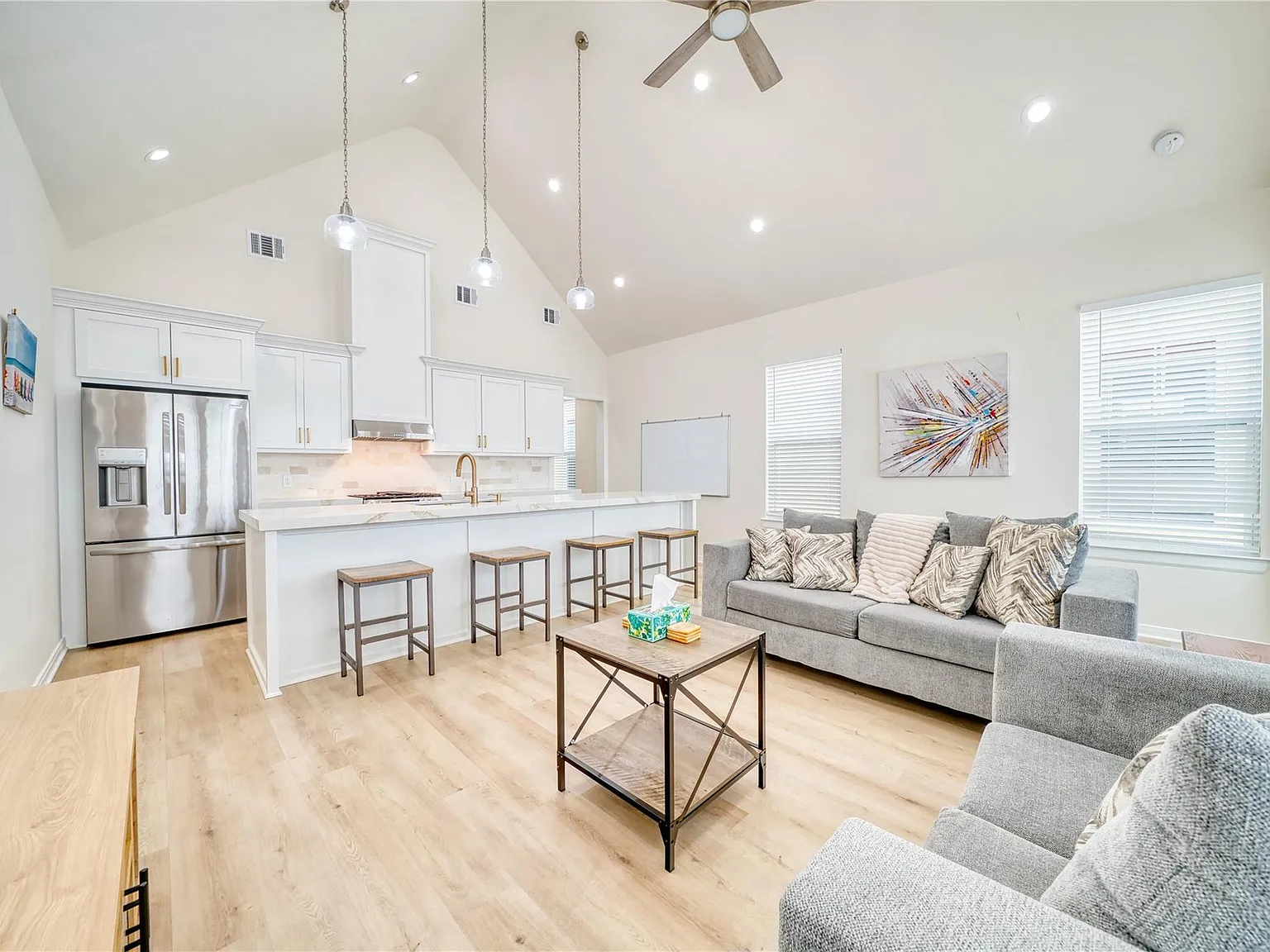 2 bed, 2.0 bath, 1170 sqft, $2,650 — Photo 1