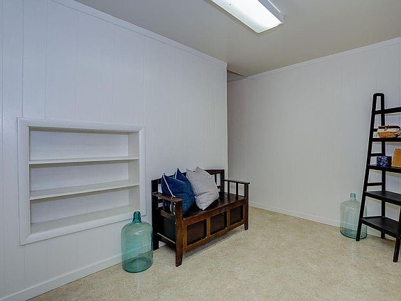 2nd image of 5203 Green Meadow Rd
