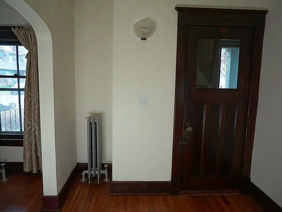 4th image of 234 Saranac Ave #1