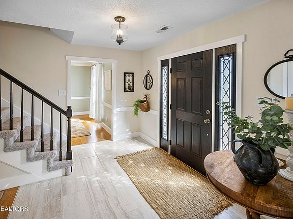 3rd image of 2401 Presario Ln