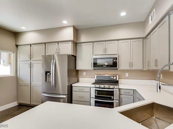 5th image of 11890 Tevare Ln Unit 1097