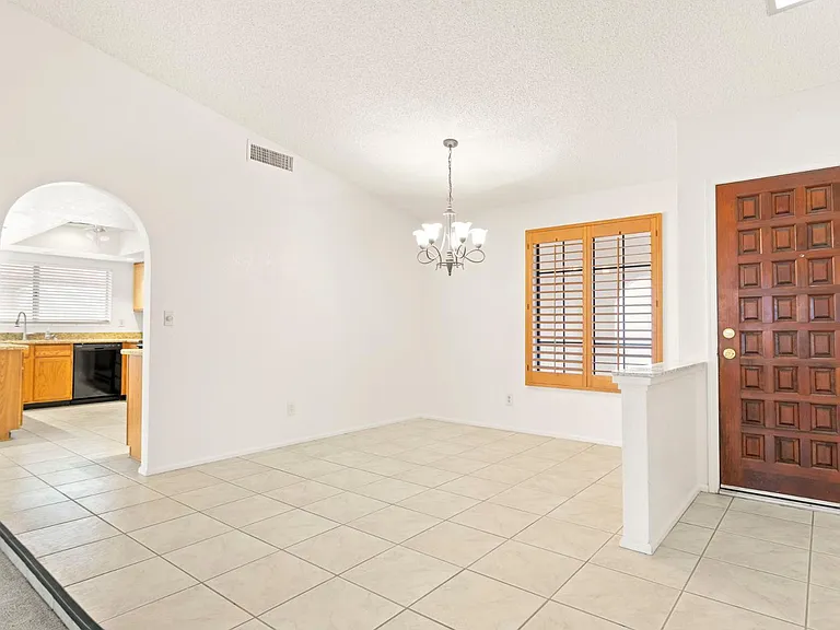 7309 W Canterbury Dr — Photo 5