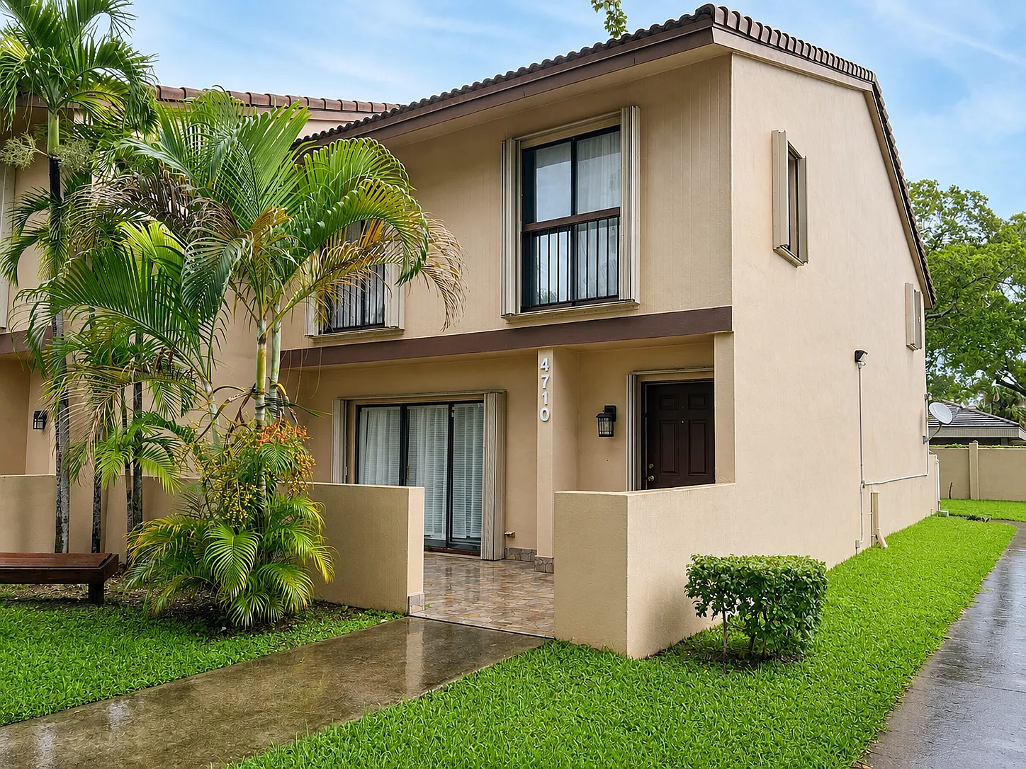 4 bed, 2100 sqft, $3,749 — Photo 1