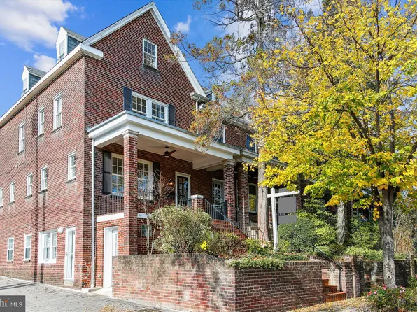 2210 39th Pl NW, Washington, DC 20007